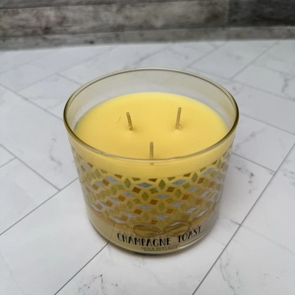 Bath Body Works Champagne Toast 3-Wick Candle 14.5 oz Unburned Glitter Lid